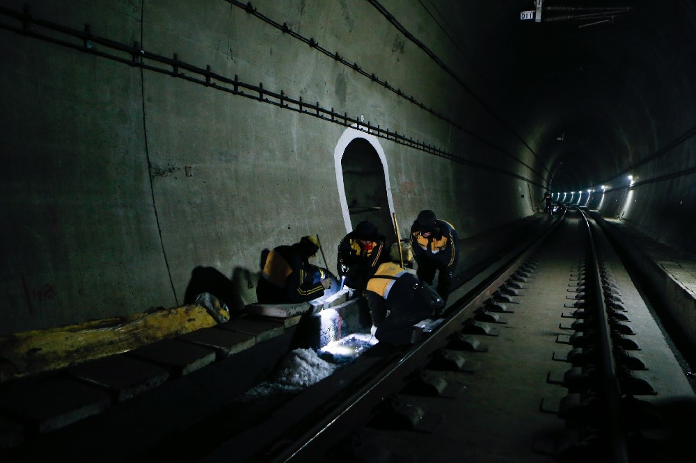 仪征铁路运营隧道病害现状